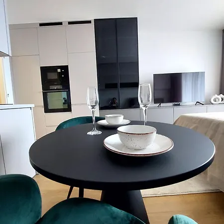 Zoku S Private Garage Parking Free *